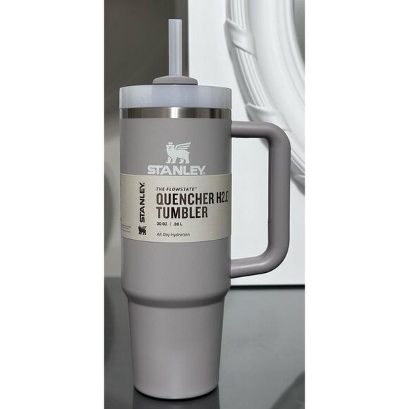 Stanley Quencher H2.0 FlowState Tumbler 30oz, ASH - Picture 1 of 4